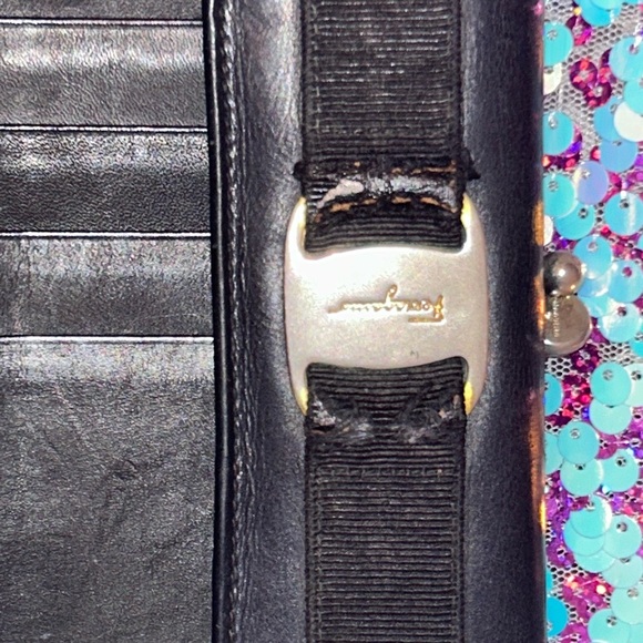 Vintage Kiss lock Black Ferragamo Wallet - Picture 10 of 14